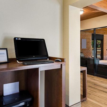 Comfort Inn Virginia Horse Center Lexington Exterior foto